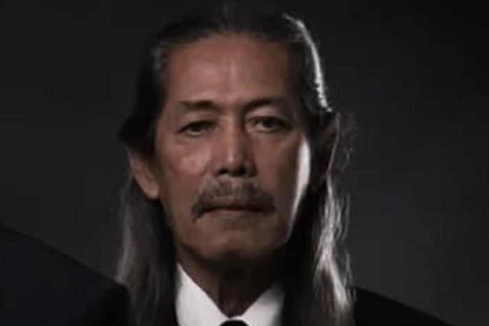 Acil Bimbo di panggung Bimbo, mengukir harmoni musik yang abadi di hati penikmatnya. (Instagram.com @triobimboofficial)

